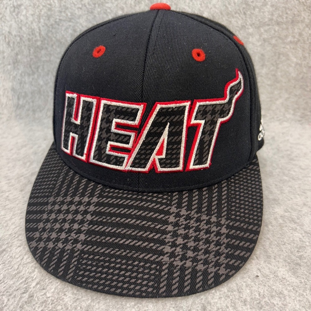 Miami Heat NBA Mens Black Adidas 210 Fitted Hat Houndstooth Brim 7 1/4 - 7 5/8